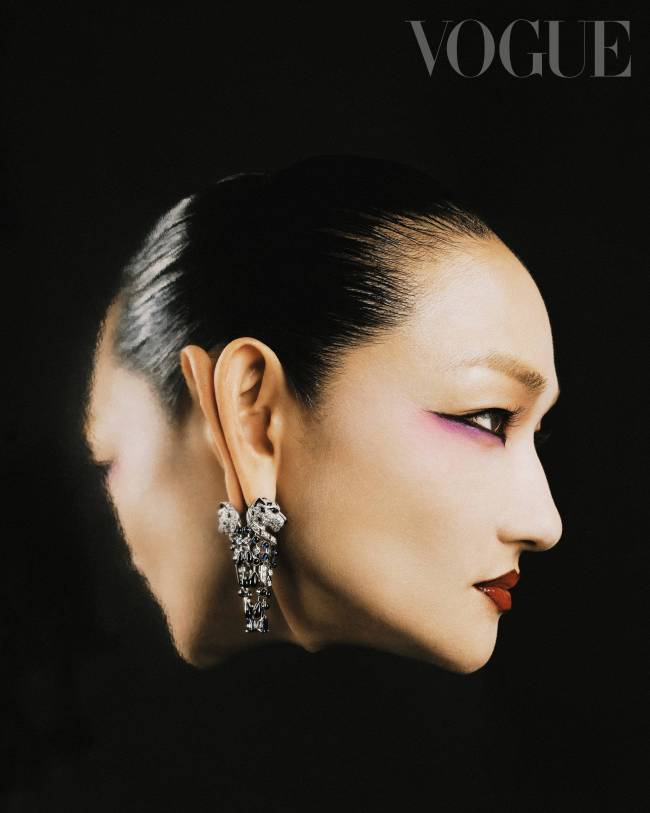 日本知名模特富永爱登上台版Vogue八月刊