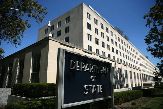 外媒：美国务院下令撤离部分美国驻尼日尔大使馆雇员及家属 1日20时，第一架法国专机飞离尼亚美机场