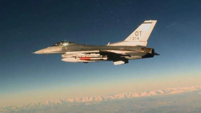 美国称有意在境内培训乌克兰飞行员驾驶F-16战斗机