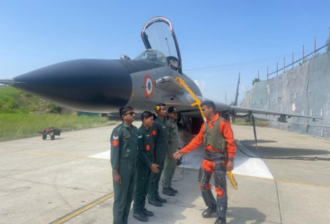 印度在印控克什米尔部署米格-29，提到“中巴威胁”