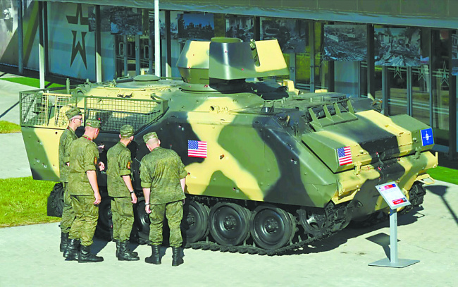 明星武器接连“拉垮”，西方援乌地面装备为何水土不服？