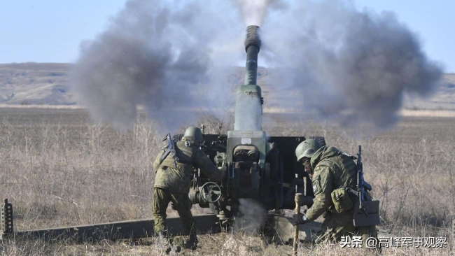 绞肉机再次启动！2万乌军被困库皮扬斯克，俄火箭炮居高临下轰炸