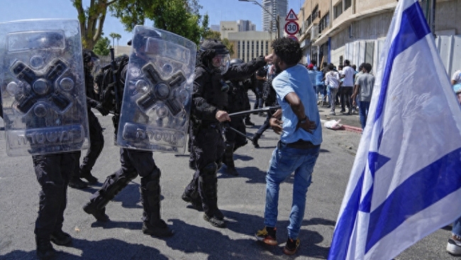 160人受伤，其中约30名警察！以色列一地爆发大规模冲突事件