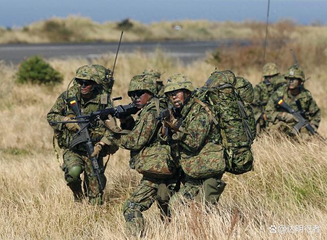 岸田要把福岛水产喂给自卫队？中国禁令正让日本走向自我毁灭