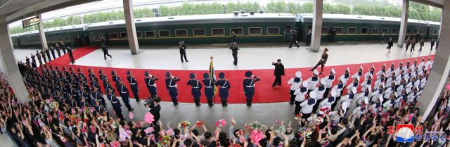 近日对俄罗斯进行正式访问 金正恩乘专列访俄现场画面