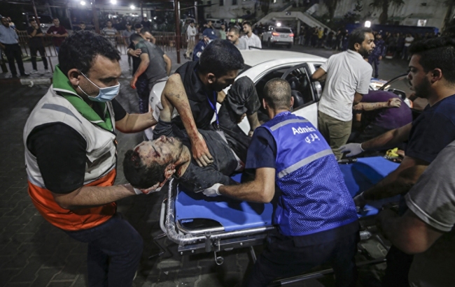 巴以冲突：“血腥一天”！加沙地带遭遇数千炸弹轰击 景象满目疮痍