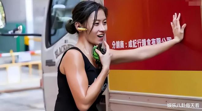 她号称香港最美搬运工，参加相亲节目被富二代牵走，如今现状令人唏嘘