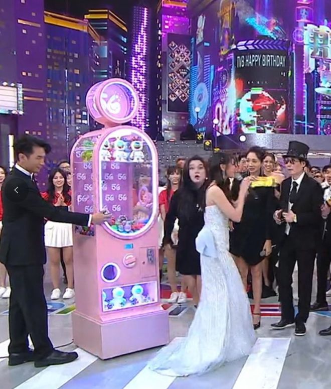 TVB女星台庆抽奖被主持人打断！尴尬一刻被直播出街