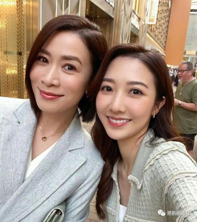 TVB小花与圈外男友巴厘岛结婚 在婚礼现场落泪