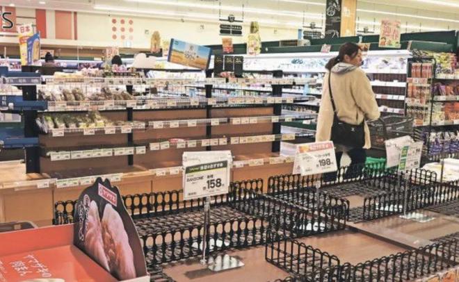 日本地震灾区大发“国难财”？瓶装水价格暴涨两倍！民众强烈不满