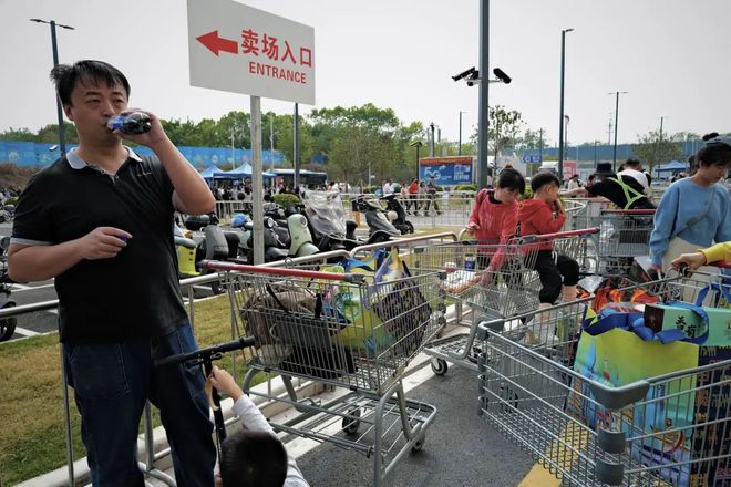 深圳人不解香港人「佔领」超市　撑北上消费：有来有往