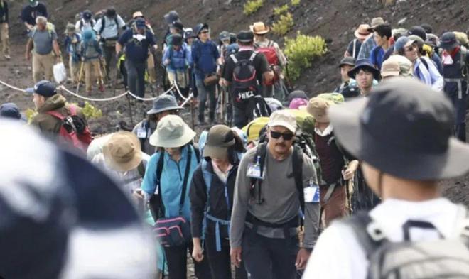 富士山登山开始收费！7月起每人收取2000日元！网友：外国人双倍