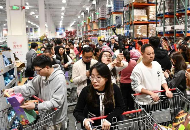 “香港赚钱内地花” 的现象对香港零售业意味着什么？