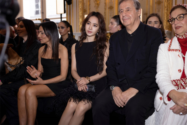 蔡依林出席巴黎时装周 秀场唯一亚洲受邀面孔