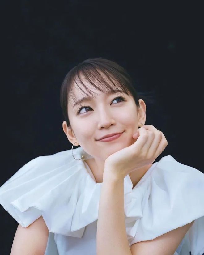 日本网友票选「最想和她谈恋爱女星」川口春奈、广濑铃都上榜！