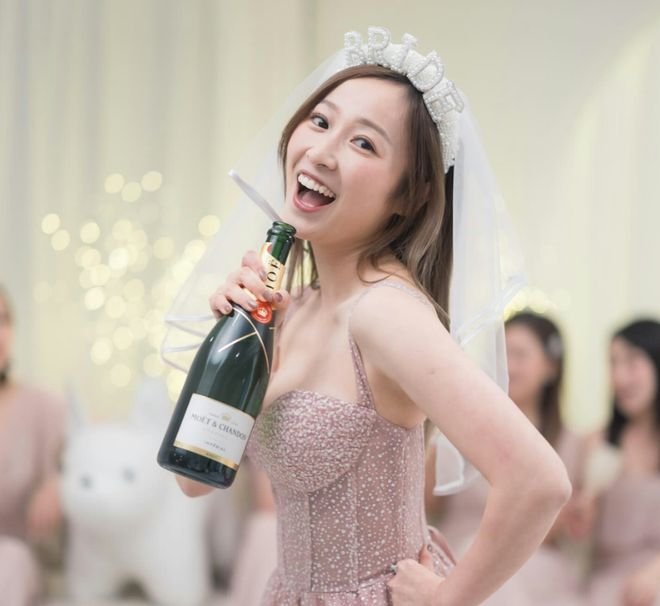 恭喜！TVB前小花与男友今日结婚！扬言今晚洞房一击即中生龙宝！