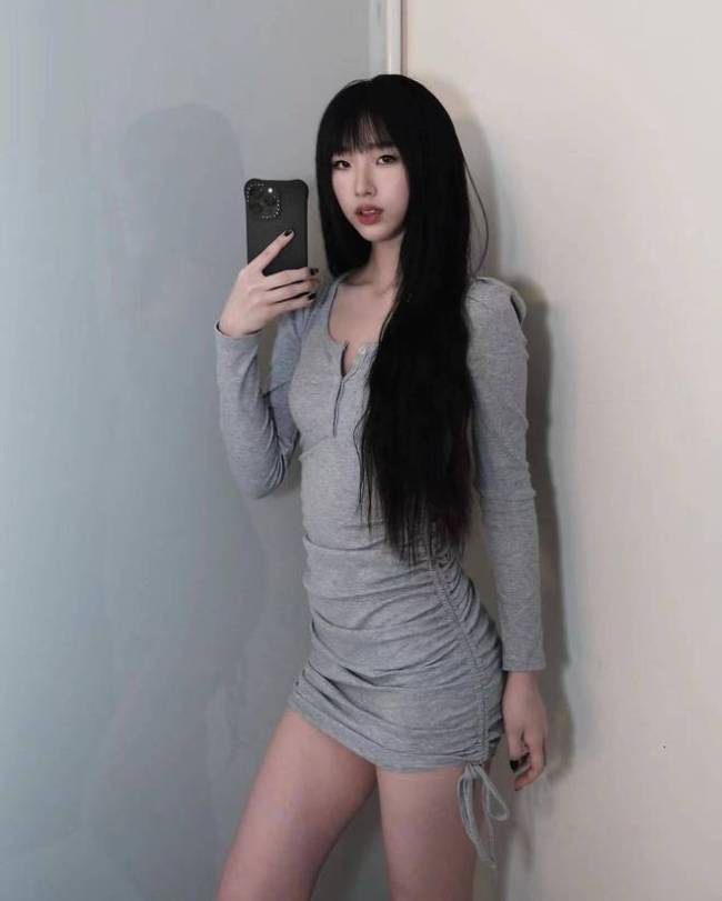 小S大女儿Elly上杂志 照片风格比小S夸张