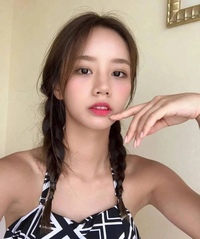 李惠利在纽约被偶遇 背过身拒绝与路人打招呼