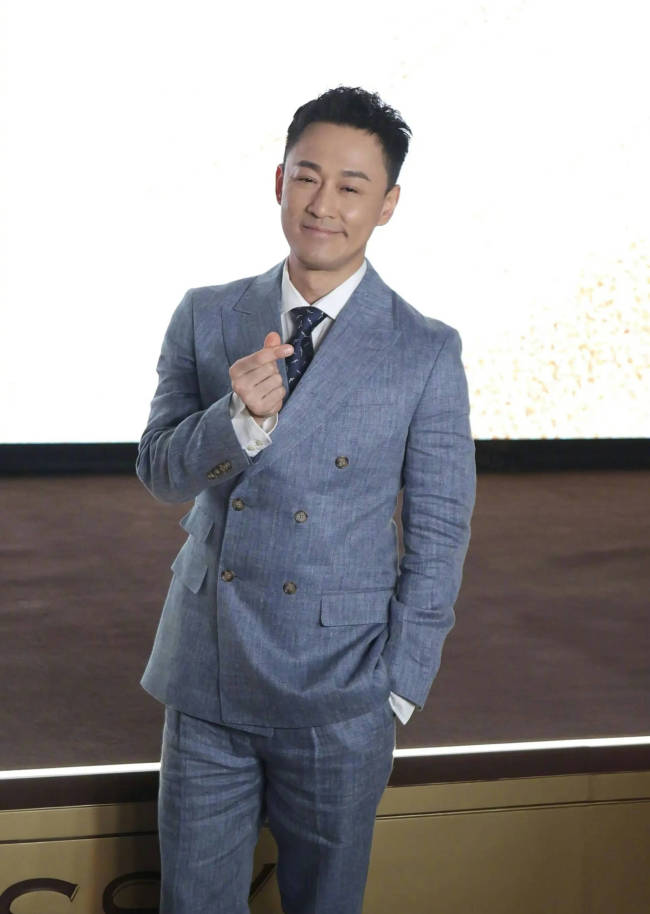 林峯谈及老婆检查保姆行李箱争议 称太太很正能量