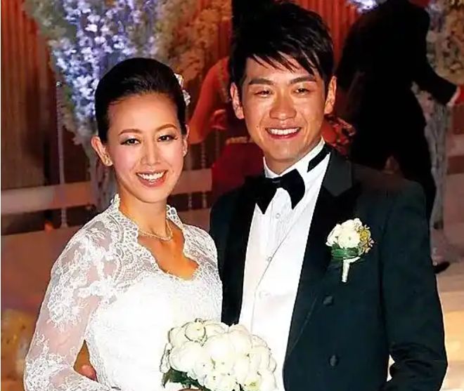 TVB前花旦为知名监制爸爸庆77岁生日！妈妈罕见露面！离巢后父亲执导拍剧不断！