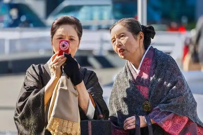 日本人口骤降去年减少逾90万人创史上最大跌幅