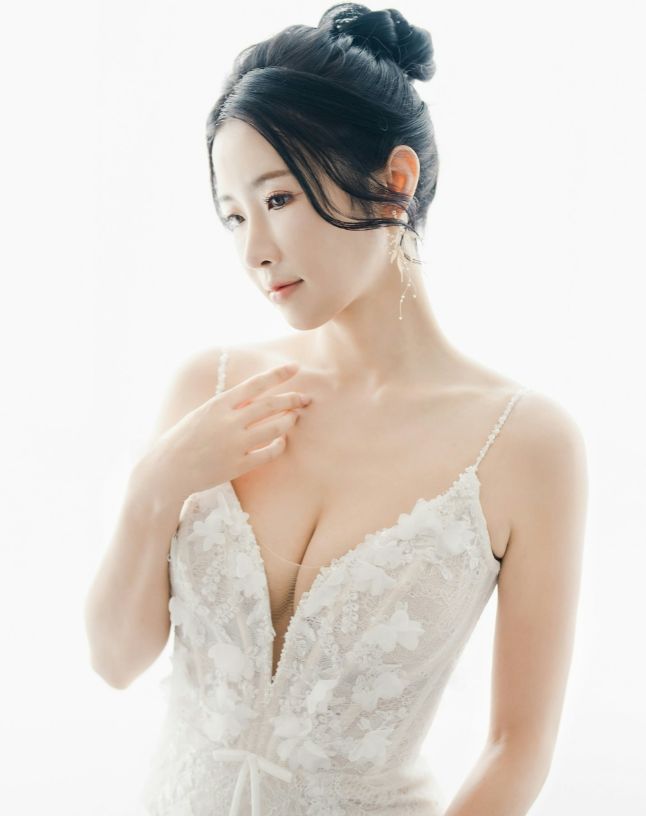 恭喜！前TVB女神结婚6年宣布造人成功！自爆初期老是呕吐！离巢后内地网剧演女一